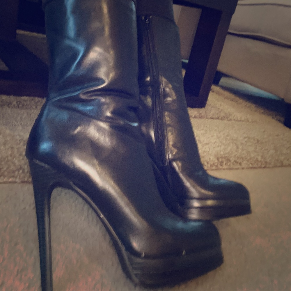 Kelsi Dagger Black Boots